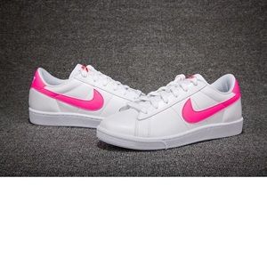 Nike Tennis Classic Sneakers